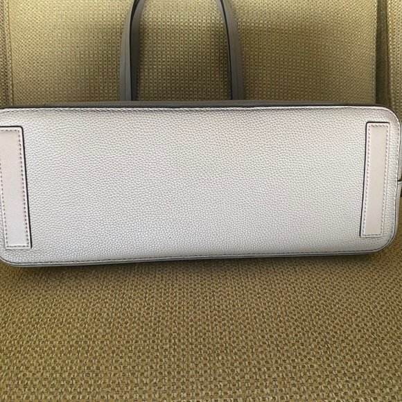 Michael Kors Tan Shoulder Bag - Picture 10 of 11